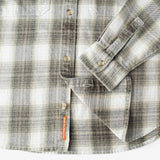 Award Brand Co Mens Shirts Vintage Flannel Heavyweight Scottish Check 100% Cotton Long Sleeve 230LDE0202_31. The virtues of flannel are so ubiquitous that the term has come to describe any garment made of flannel. The oversized heavyweight flannel shirts from Award Brand Co are dense enough to keep wind, perfect for wearing our vintage heavyweight flannel shirts for these days when it is not quite cold enough but already a bit chilly.