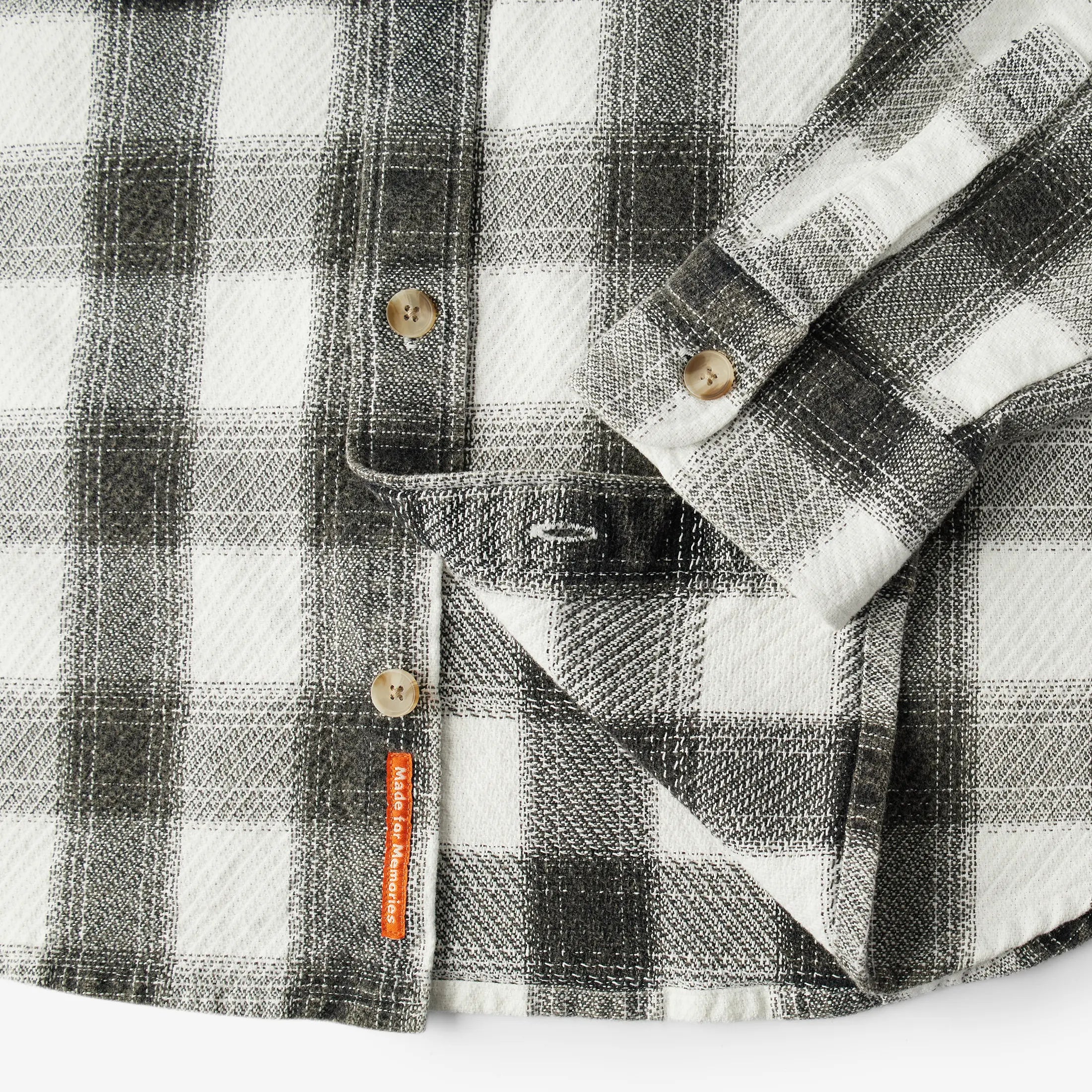 Award Brand Co Mens Shirts Vintage Flannel Heavyweight Maverick Check 100% Cotton Long Sleeve 230LDE0203_41 Rediscovered in a dusty attic, the heavyweight vintage flannel shirts were a testament to timeless 
craftsmanship. Each stitch told stories of rugged adventures and cozy firesides. Now, these soft, 
durable shirts return from Award Brand Co, blending classic style with modern comfort, ready to be
 worn and loved by everyone.