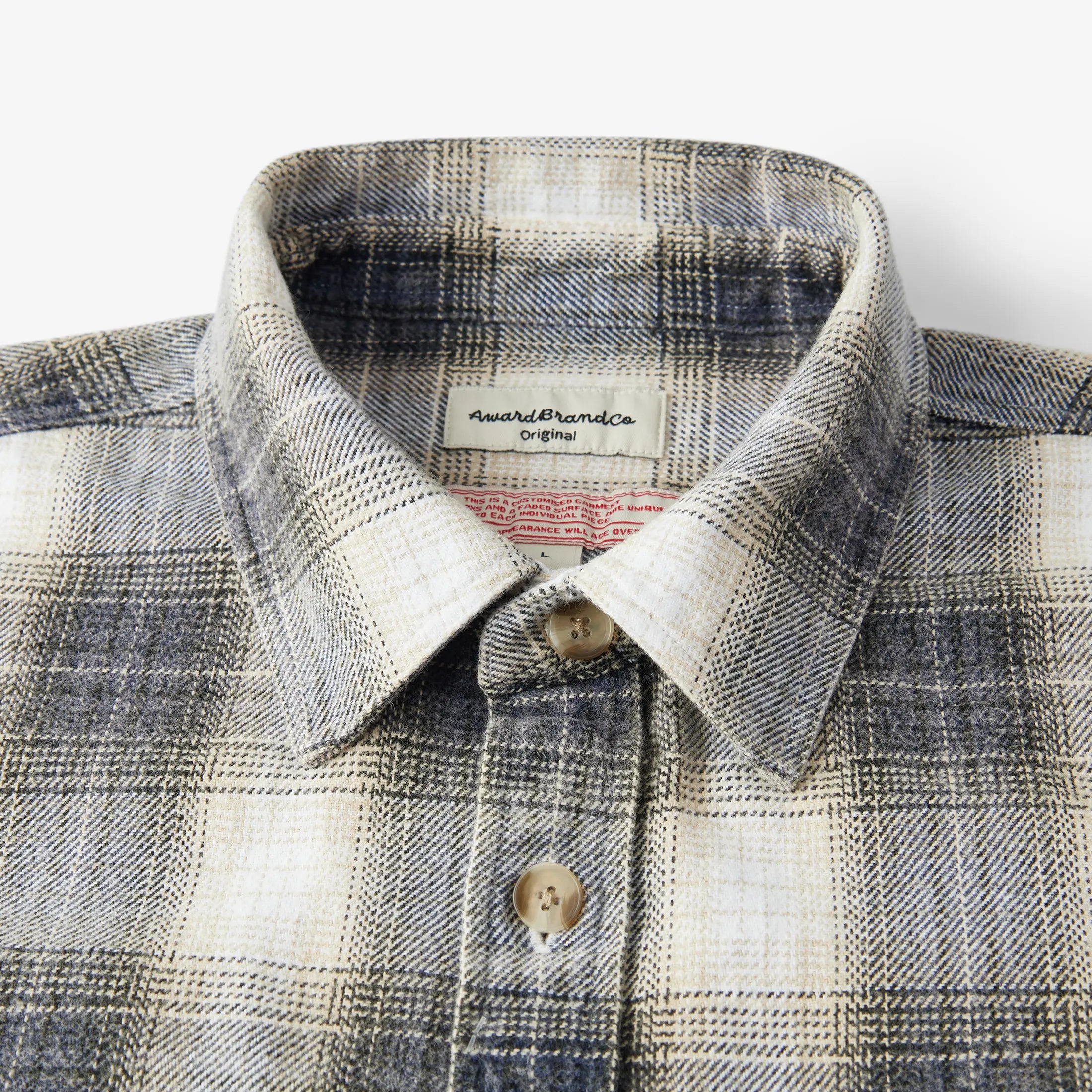 Award Brand Co Mens Shirts Vintage Flannel Heavyweight Scottish Check 100% Cotton Long Sleeve 230LDE0201_61. The virtues of flannel are so ubiquitous that the term has come to describe any garment made of flannel. The oversized heavyweight flannel shirts from Award Brand Co are dense enough to keep wind, perfect for wearing our vintage heavyweight flannel shirts for these days when it is not quite cold enough but already a bit chilly.