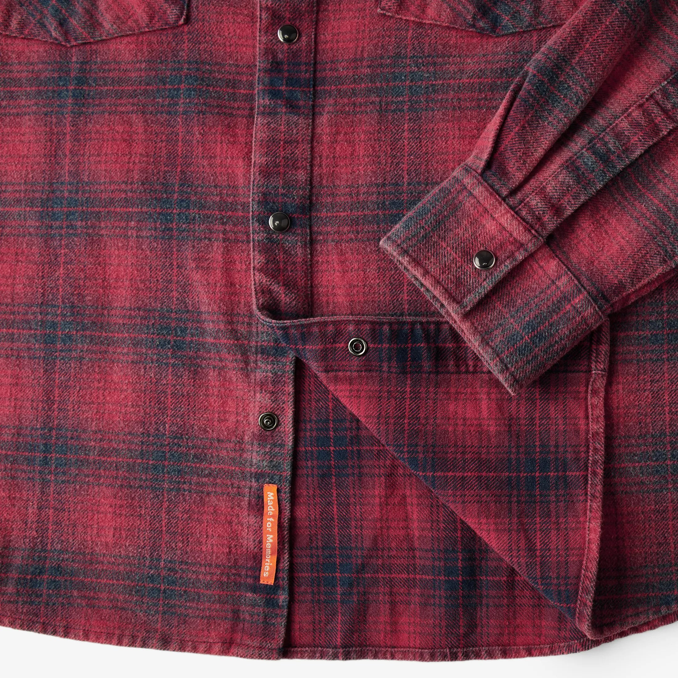 Award Brand Co Mens Shirts Western Vintage Flannel Highland Check 100% Cotton Long Sleeve snap buttons 230RWN0205_4 In the vast Western plains, heavyweight vintage flannel shirts were a cowboy's reliable companion. Sturdy and 
warm, they weathered the toughest trails. Now revived from Award Brand Co, these shirts bring that rugged Western
 heritage to life, perfect for those who value tradition and adventure in every stitch.