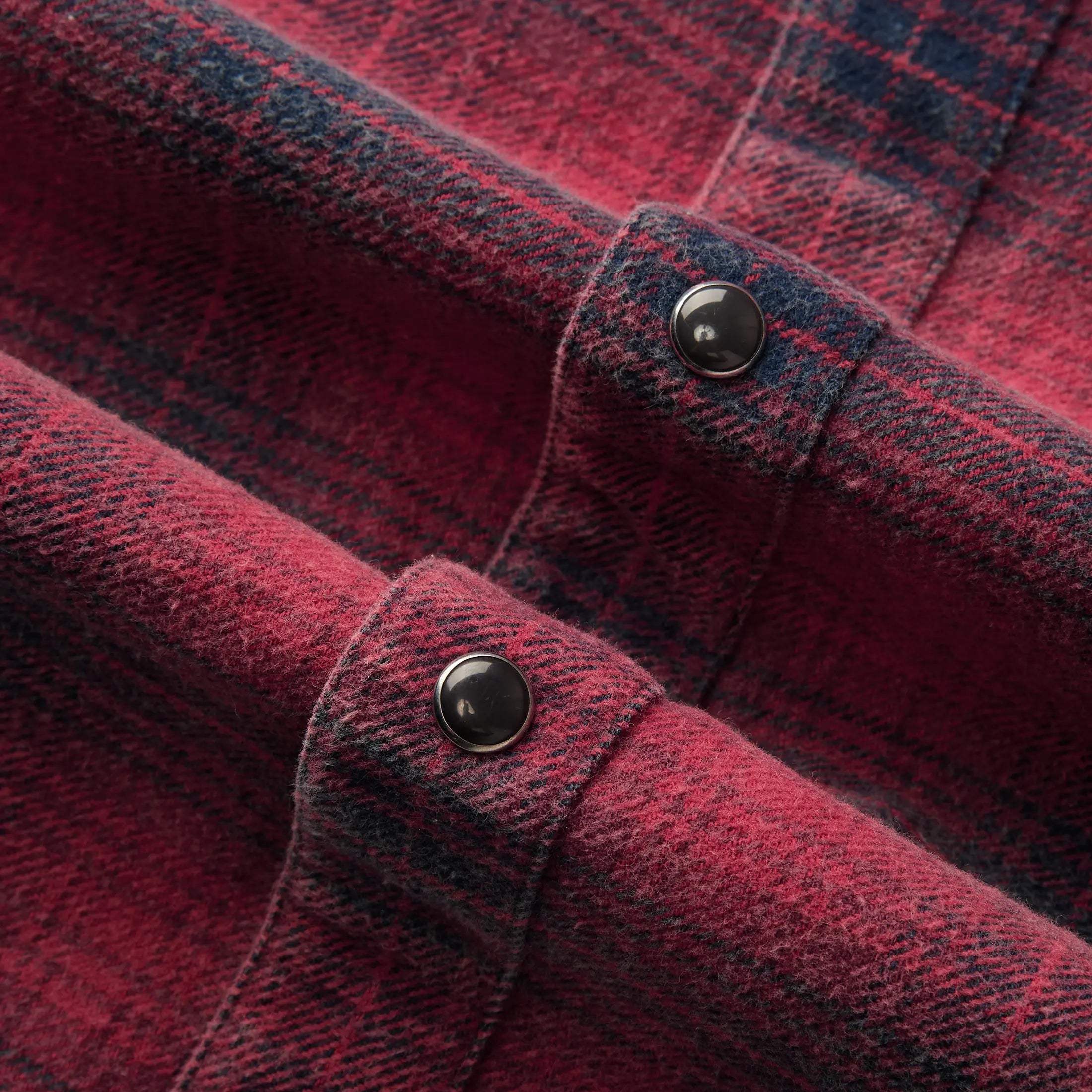 Award Brand Co Mens Shirts Western Vintage Flannel Highland Check 100% Cotton Long Sleeve snap buttons 230RWN0205_5 In the vast Western plains, heavyweight vintage flannel shirts were a cowboy's reliable companion. Sturdy and 
warm, they weathered the toughest trails. Now revived from Award Brand Co, these shirts bring that rugged Western
 heritage to life, perfect for those who value tradition and adventure in every stitch.