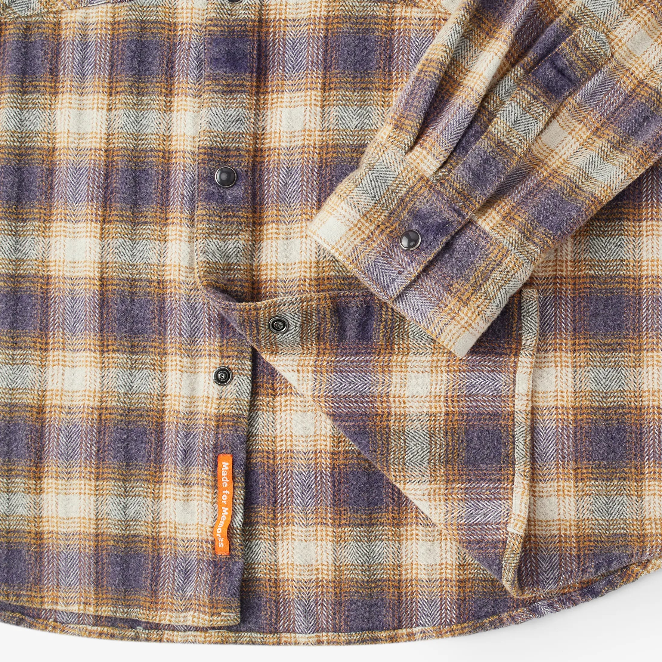 Award Brand Co Mens Shirts Western Vintage Flannel Highland Check 100% Cotton Long Sleeve snap buttons 230RWN0206_6 In the vast Western plains, heavyweight vintage flannel shirts were a cowboy's reliable companion. Sturdy and 
warm, they weathered the toughest trails. Now revived from Award Brand Co, these shirts bring that rugged Western
 heritage to life, perfect for those who value tradition and adventure in every stitch.