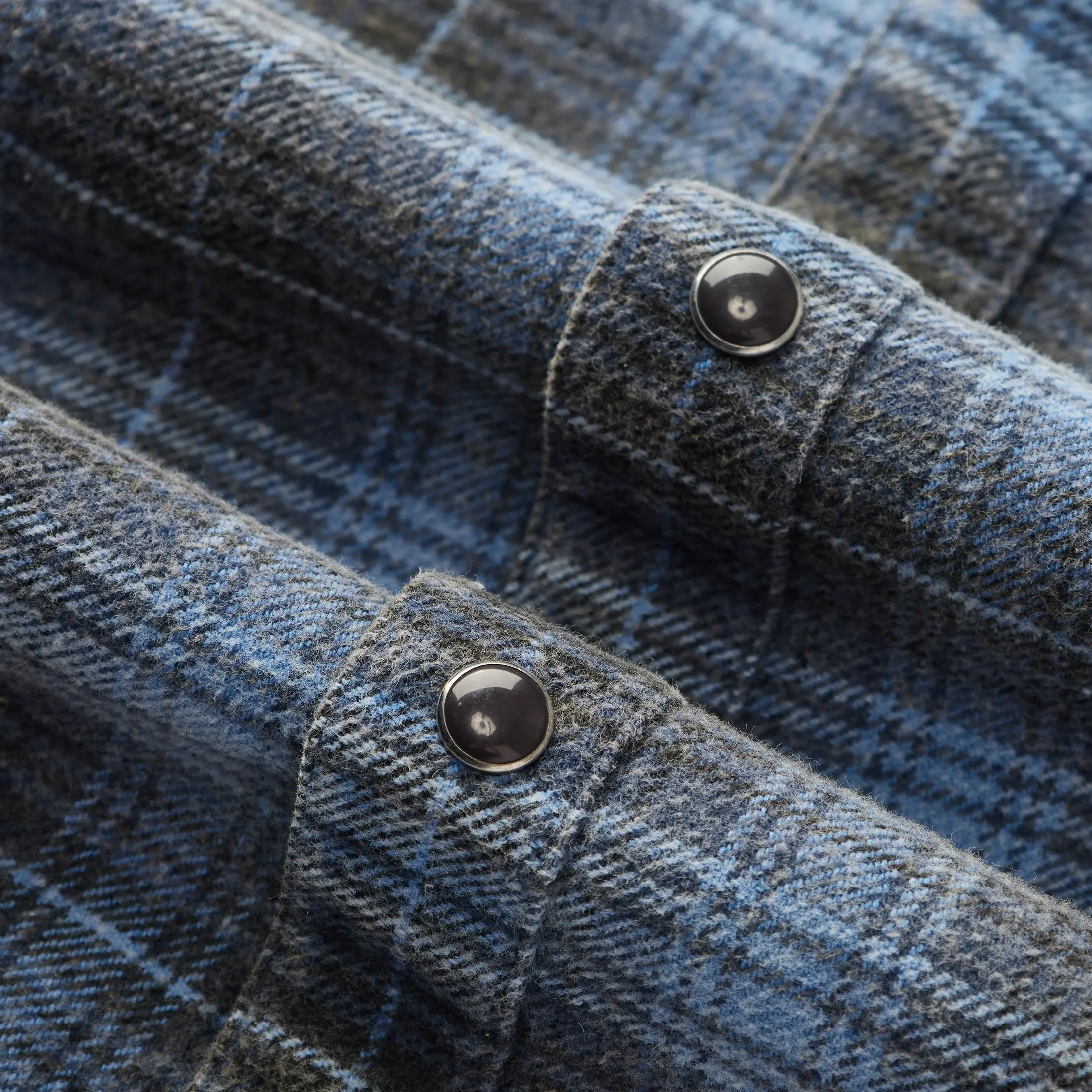 Award Brand Co Mens Shirts Western Vintage Flannel Highland Check 100% Cotton Long Sleeve snap buttons 230RWN0207_5 In the vast Western plains, heavyweight vintage flannel shirts were a cowboy's reliable companion. Sturdy and 
warm, they weathered the toughest trails. Now revived from Award Brand Co, these shirts bring that rugged Western
 heritage to life, perfect for those who value tradition and adventure in every stitch.